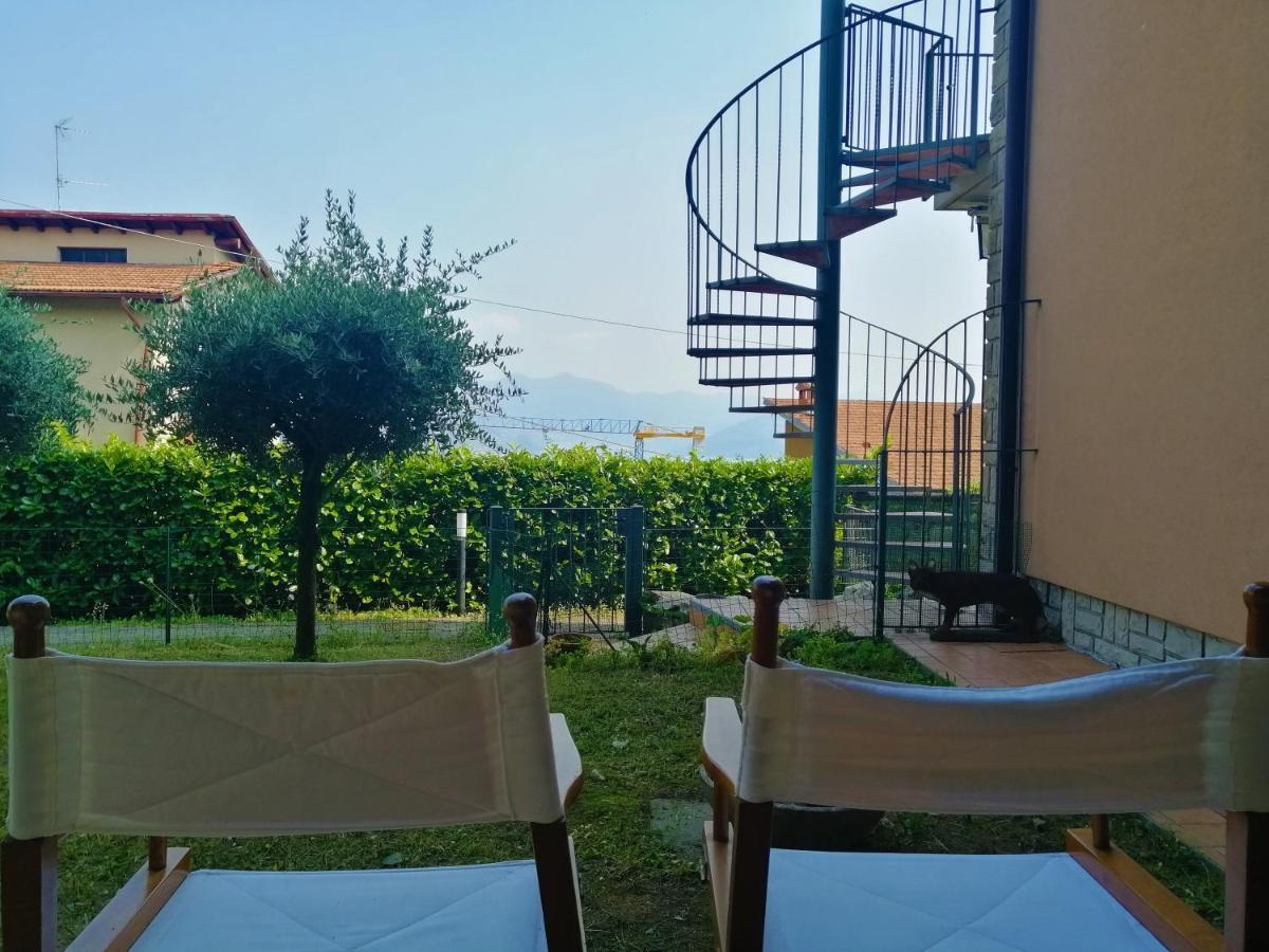 Iseolakerental - Appartamento Chiara Riva di Solto Exteriör bild