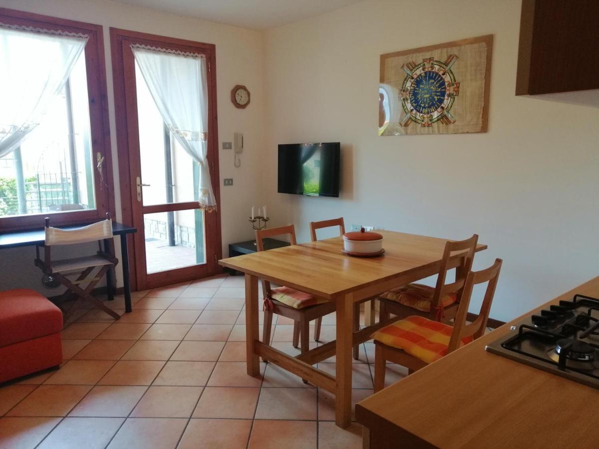 Iseolakerental - Appartamento Chiara Riva di Solto Exteriör bild